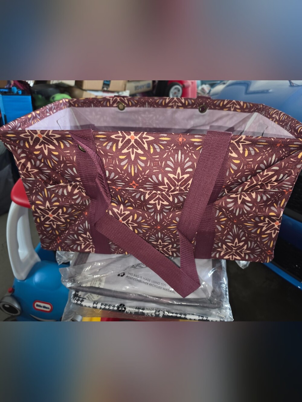 Thirty-One Deluxe Utility Tote in Fall Hues Geo